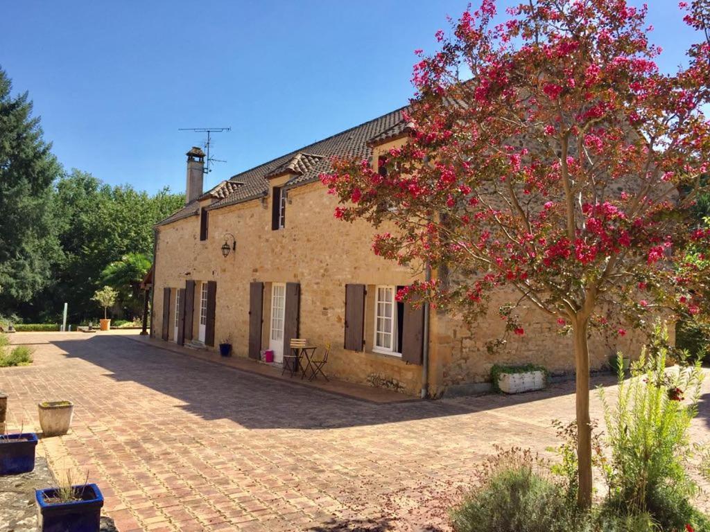 Gite Le Domaine Aubazen La Chapelle-Aubareil Екстериор снимка