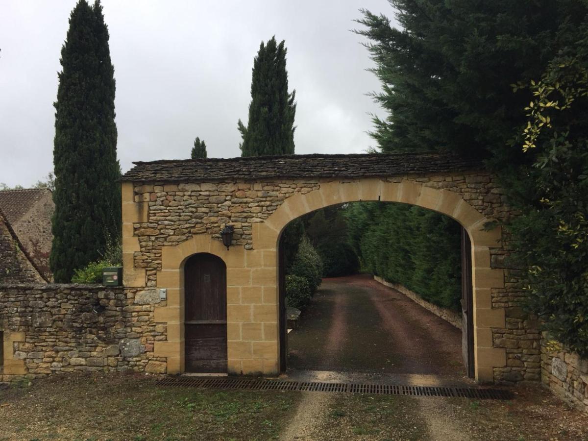 Gite Le Domaine Aubazen La Chapelle-Aubareil Екстериор снимка